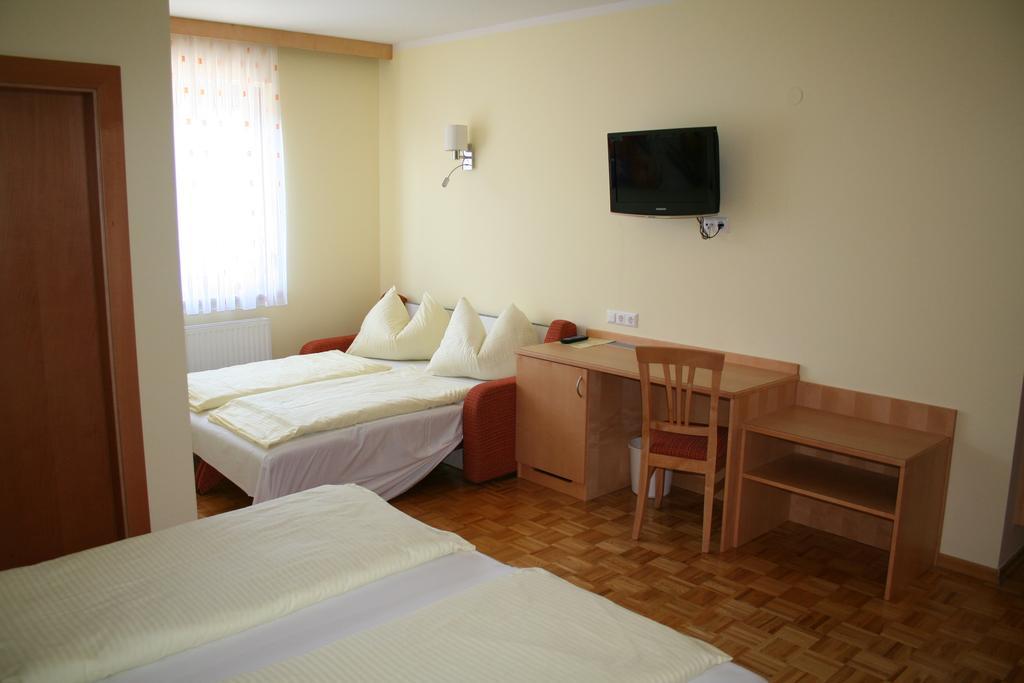 Hotel Restaurant Thadeushof Techelsberg Bilik gambar
